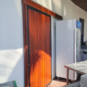 Pintu Besi SledingMaterial terbuat dari :Hollow 4x6x1.4mmHollow 4x4x1.4mmPlat stripKayu bengkiraiAksesories Cat dasar epoxyFinishing cat warna sesuai seleraTelepon / Wa 0811 3999 945Workshop Jln. Cempaka 1 No 7AB Dalung Kuta Utara - Bali